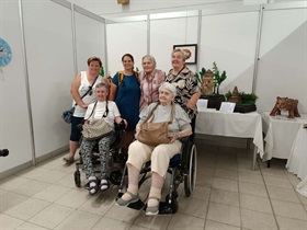 ŠIKOVNÉ  RUCE  NAŠICH  SENIORŮ