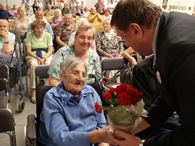 ŠIKOVNÉ  RUCE  NAŠICH  SENIORŮ